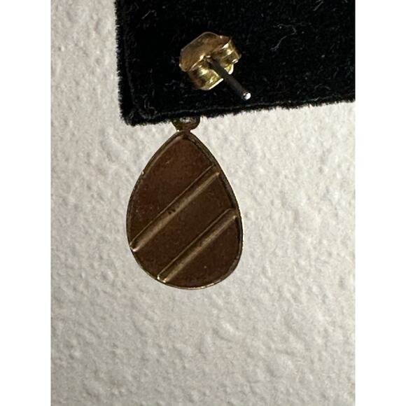 Vintage Hot Pink Enamel & Gold Tone 1" Oval Pierced Earrings - Picture 4 of 6